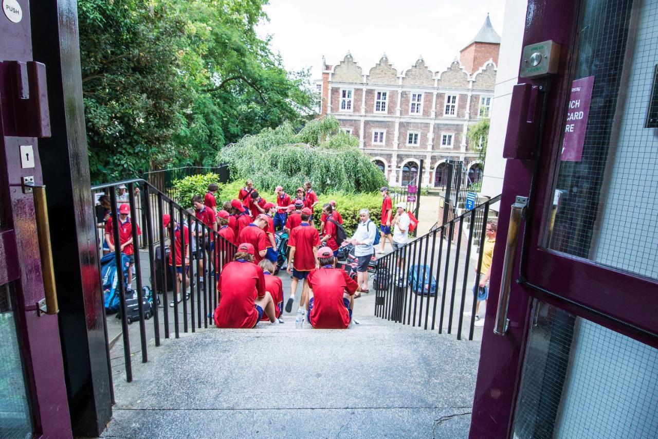 Safestay London Kensington Holland Park (Adults Only) Exterior photo